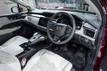 Kliknij, aby powiększyć Honda Clarity Fuel Cell